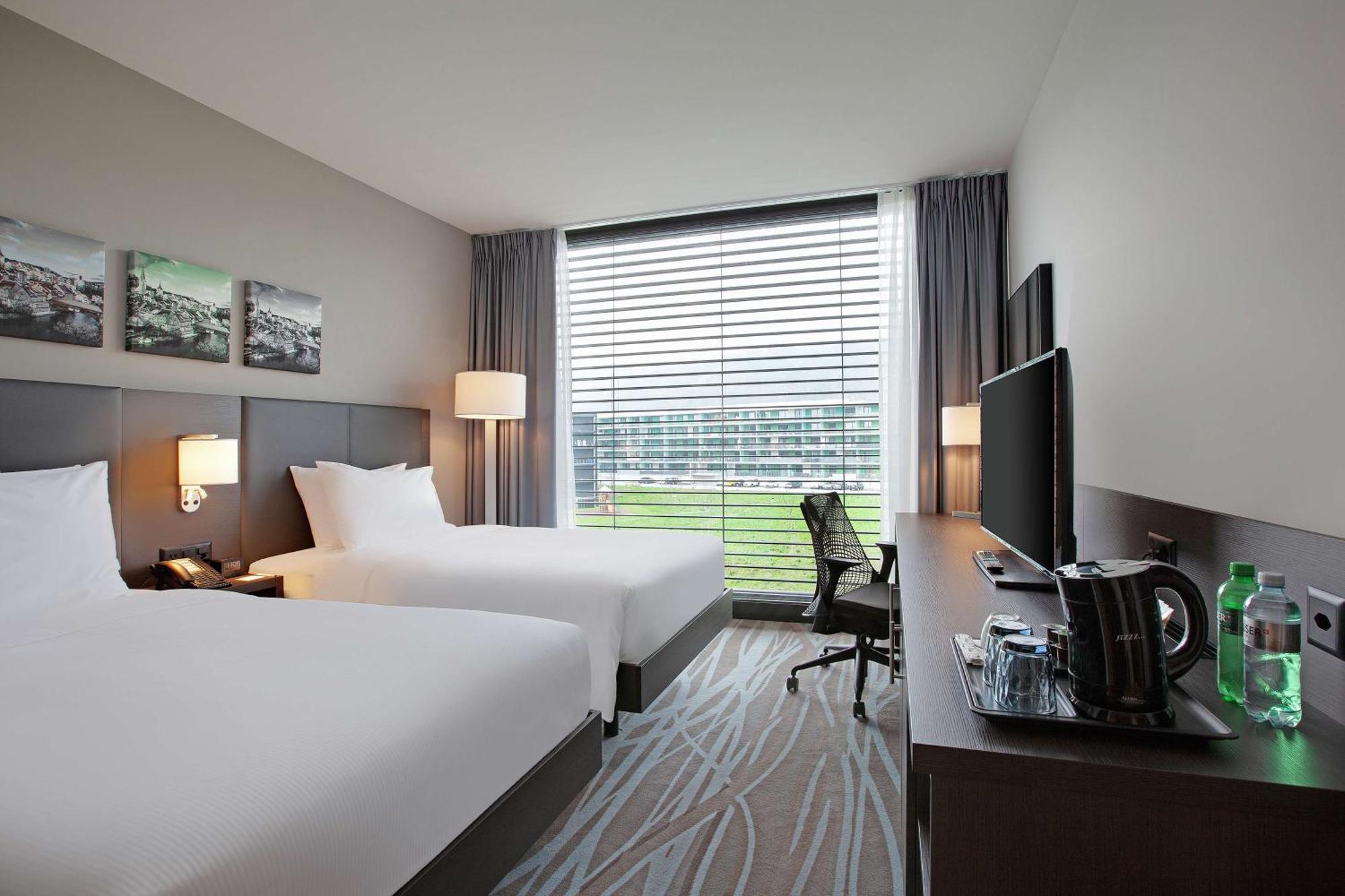 Hilton Garden Inn Zurich Limmattal Шпрайтенбах Экстерьер фото